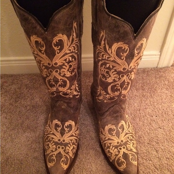 beautiful cowgirl boots - Picture 2 of 3